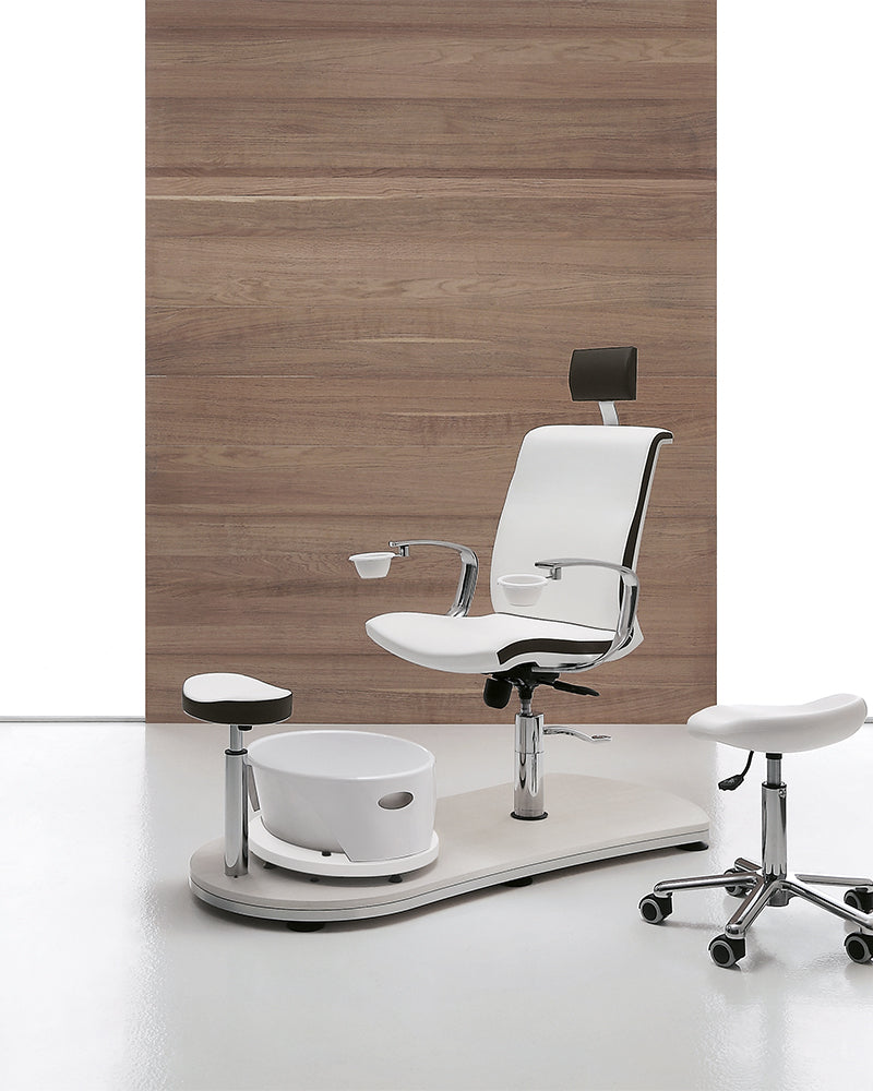 Mini Island - White and brown pedicure chair - Base in white oak pattern